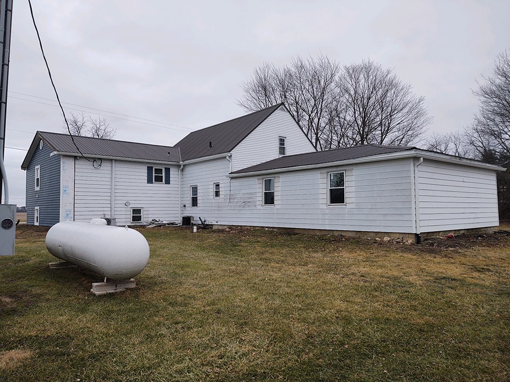 New siding Van Buren — siding-contractor7: exterior view of home with new siding, Van Buren, Ohio