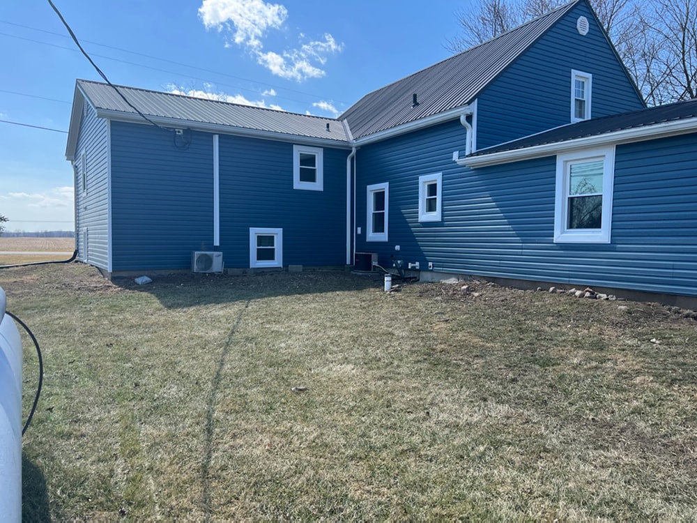 New siding Van Buren — siding-contractor8: exterior view of home with new siding, Van Buren, Ohio