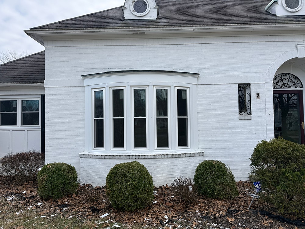 Side bow window replacement on white brick home — Findlay, Ohio